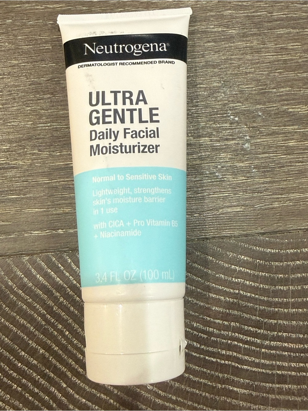 NWT Neutrogena Ultra Gentle Daily Facial Moisturizer normal to sensitive skin